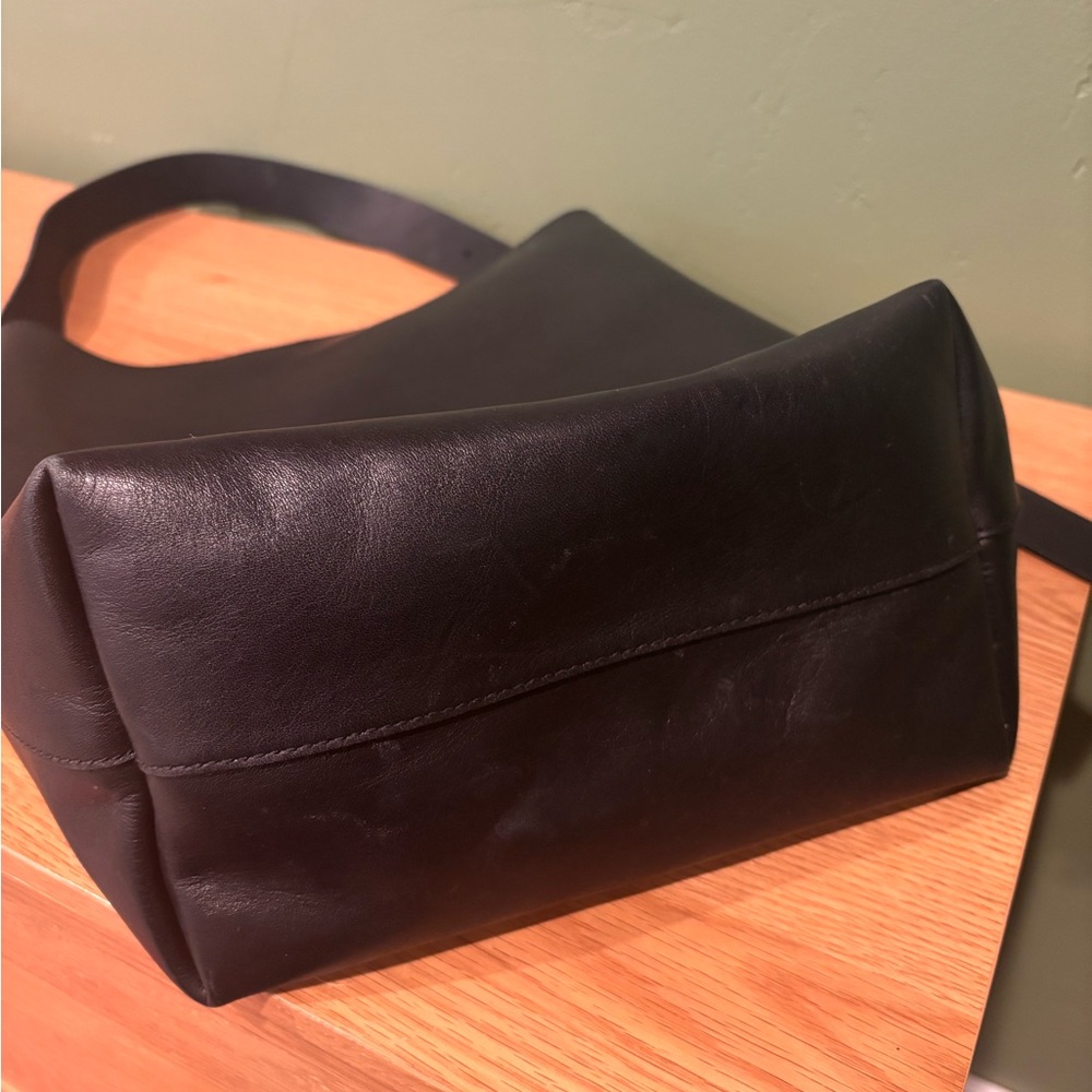 Madewell essential bucket Tote - Picture 5 of 6